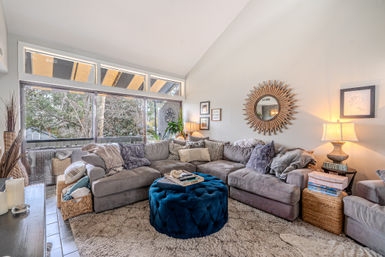 Treetops Getaway: 3BR Townhome Near Coligny Beach & Pool image 12