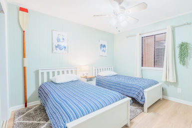 Sandy Toes at The Sands, Walk to Coligny Beach image 12