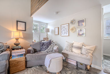 Treetops Getaway: 3BR Townhome Near Coligny Beach & Pool image 11