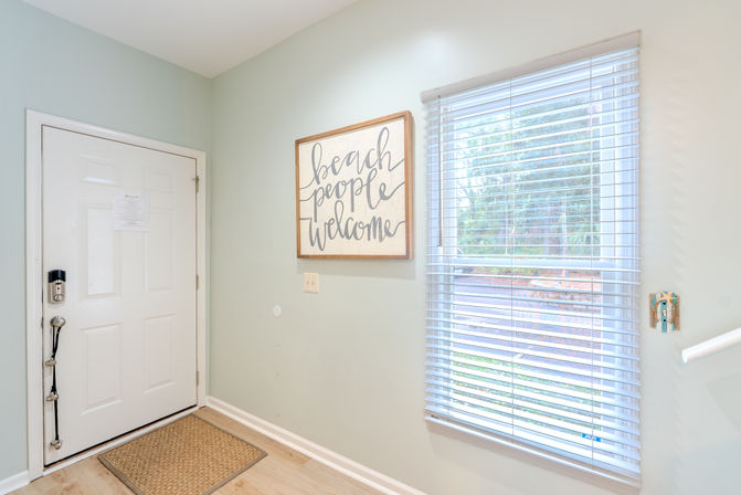 Treetops Coastal Paradise: 2BR Villa Near Coligny & Beach image 9