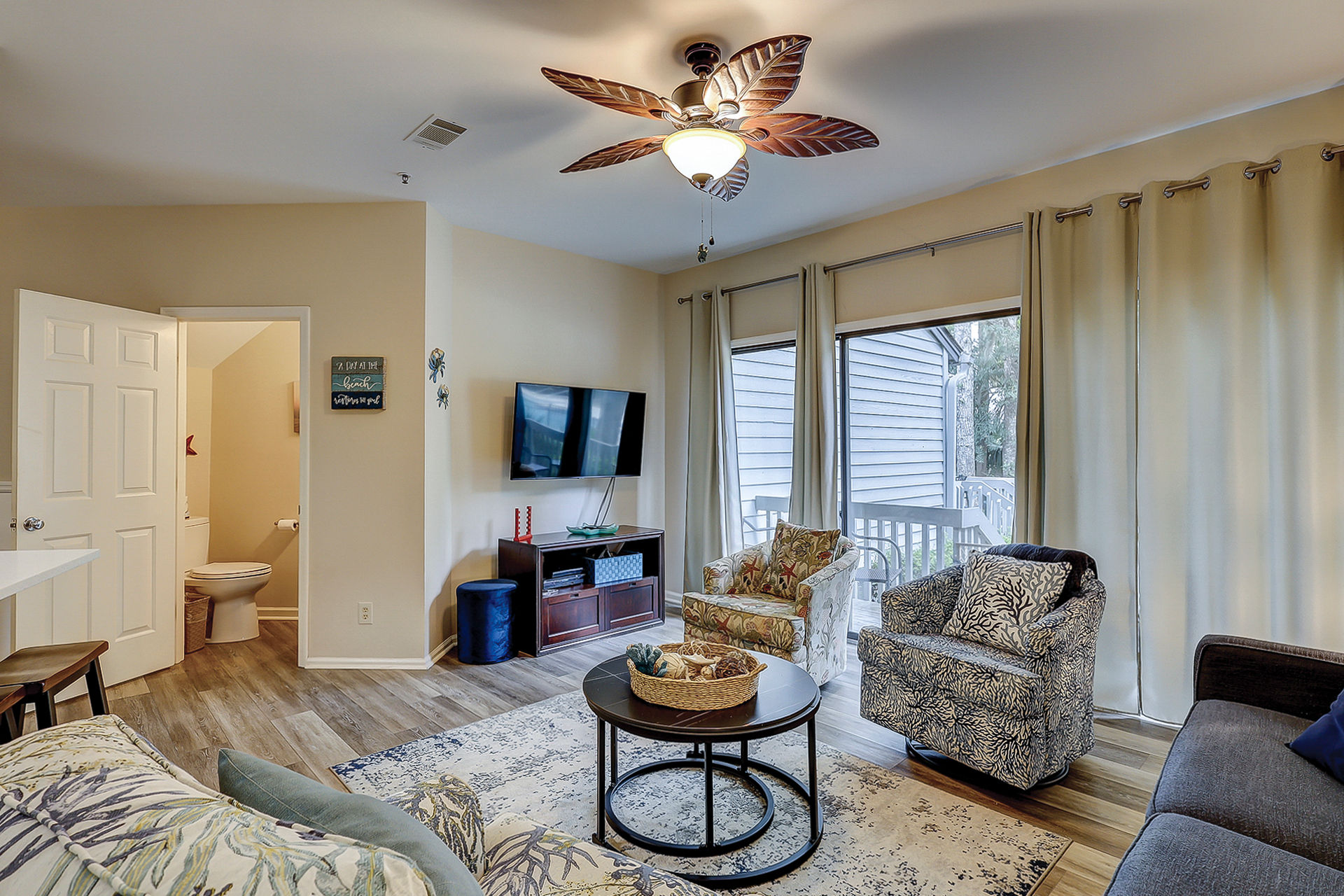 Oceanbreeze: 2BR Villa, Short Walk to Beach, Coligny & Pool image 1
