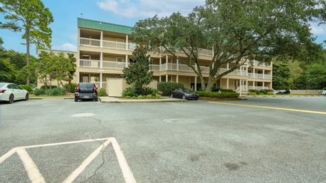 Barefoot Bliss at The Spa: Oceanfront Complex with Multiple Pools + Sauna image 29