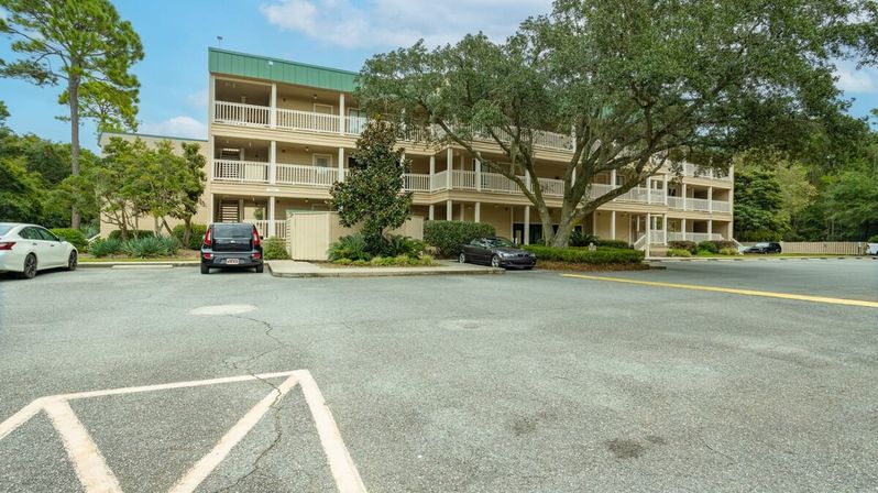 Barefoot Bliss at The Spa: Oceanfront Complex with Multiple Pools + Sauna image 29