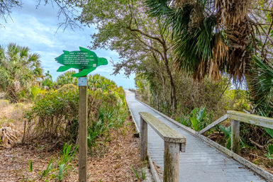 Oceanbreeze: 2BR Villa, Short Walk to Beach, Coligny & Pool image 31