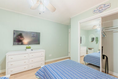 Sandy Toes at The Sands, Walk to Coligny Beach image 13