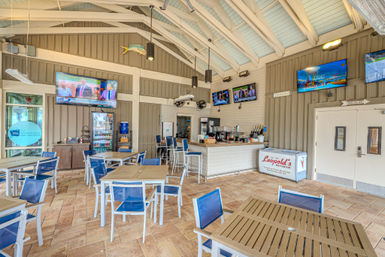 Oceanbreeze: 2BR Villa, Short Walk to Beach, Coligny & Pool image 6