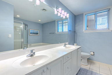 Seacrest: Oceanfront 2BR Luxury Rental with Balcony & Coligny Views image 17