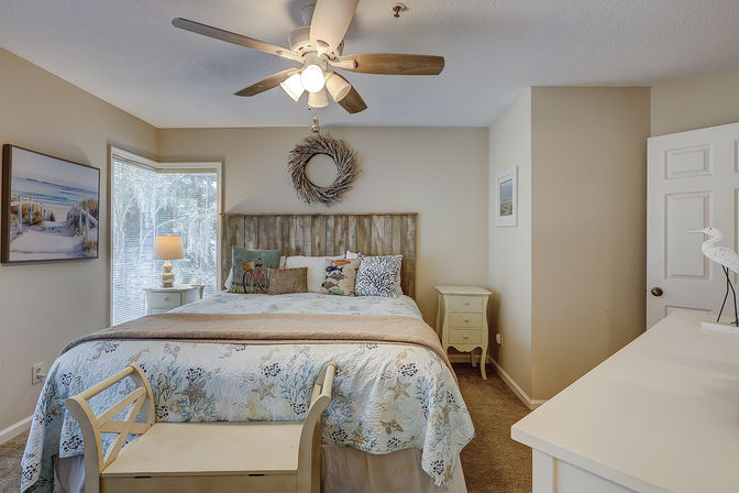 Oceanbreeze: 2BR Villa, Short Walk to Beach, Coligny & Pool image 4