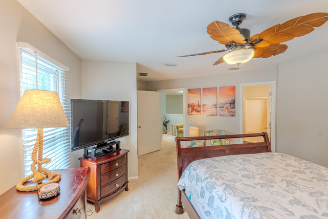 Treetops Coastal Paradise: 2BR Villa Near Coligny & Beach image 15