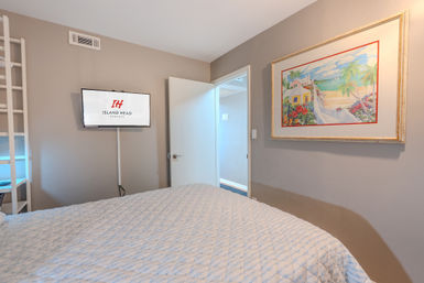 Breakers Beachfront: Steps to Coligny with Poolview & Balcony image 13