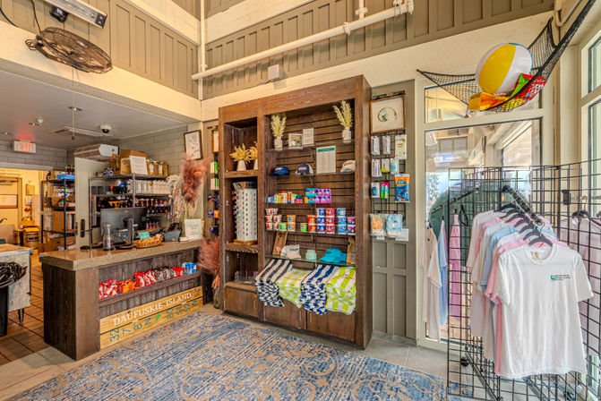 Oceanbreeze: 2BR Villa, Short Walk to Beach, Coligny & Pool image 7