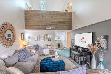 Treetops Getaway: 3BR Townhome Near Coligny Beach & Pool image 14