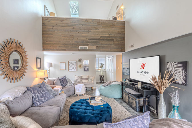 Treetops Getaway: 3BR Townhome Near Coligny Beach & Pool image 14