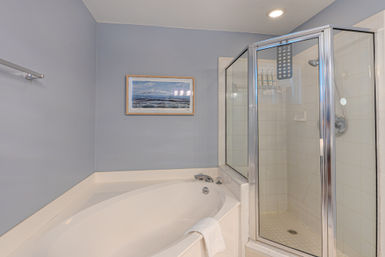 Seacrest: Oceanfront 2BR Luxury Rental with Balcony & Coligny Views image 18