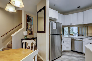 Oceanbreeze: 2BR Villa, Short Walk to Beach, Coligny & Pool image 16