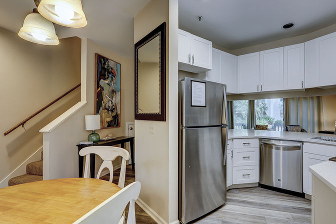 Oceanbreeze: 2BR Villa, Short Walk to Beach, Coligny & Pool image 16