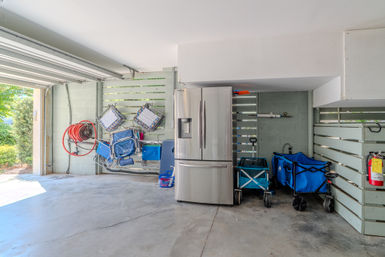 Sandcastle: Luxury 6BR Family Beach Oasis image 30