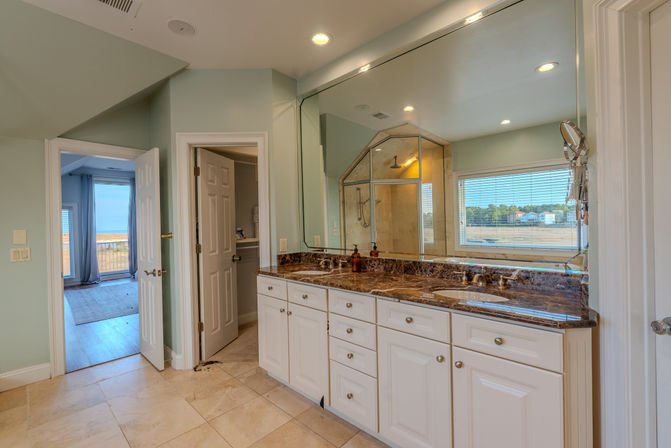 The Singleton Estate: 6BR Rental with Lux Private Pool & Game Room, Steps to Beach image 39