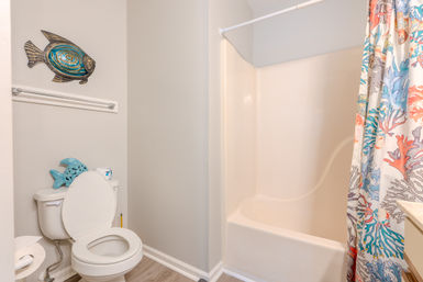 Treetops Coastal Paradise: 2BR Villa Near Coligny & Beach image 17