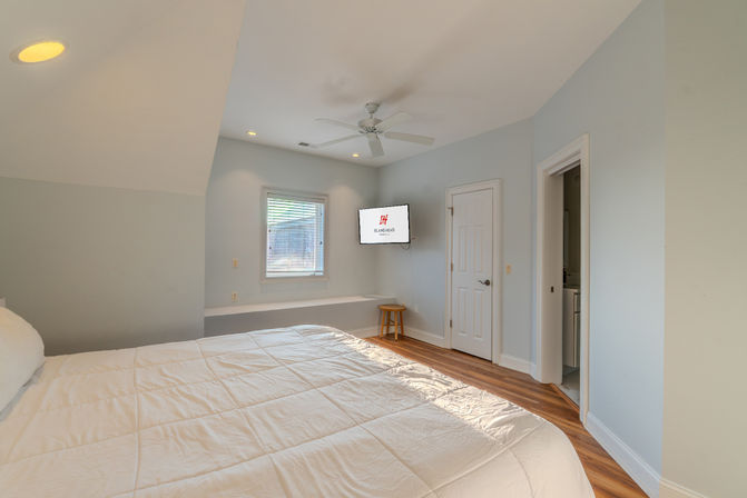 The Singleton Estate: 6BR Rental with Lux Private Pool & Game Room, Steps to Beach image 40