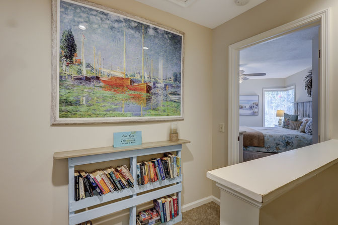 Oceanbreeze: 2BR Villa, Short Walk to Beach, Coligny & Pool image 9