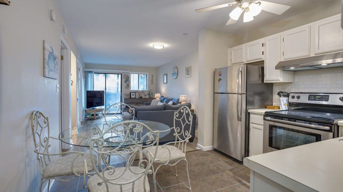 Barefoot Bliss at The Spa: Oceanfront Complex with Multiple Pools + Sauna image 3