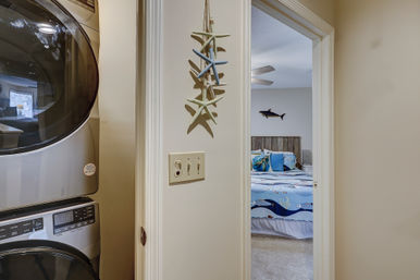 Oceanbreeze: 2BR Villa, Short Walk to Beach, Coligny & Pool image 14