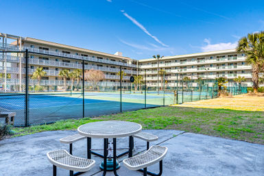 Hilton Head Resort Retreat with Multiple Pools & Beach Access image 25