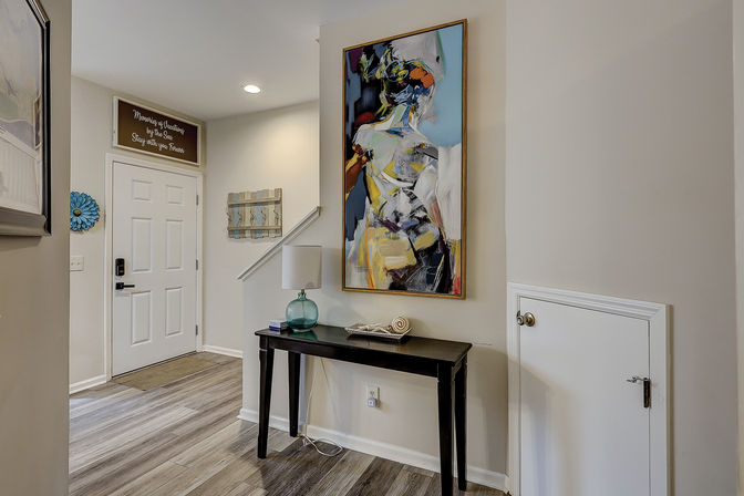 Oceanbreeze: 2BR Villa, Short Walk to Beach, Coligny & Pool image 11