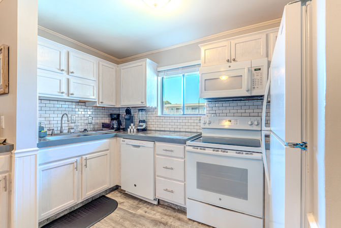 Hilton Head Resort Retreat with Multiple Pools & Beach Access image 6