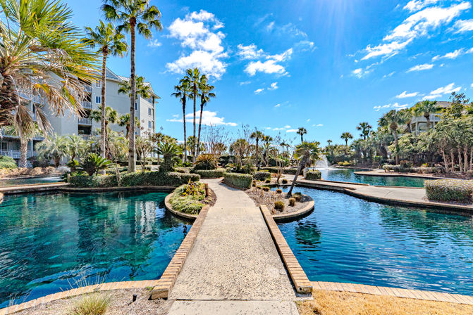 Seacrest: Oceanfront 2BR Luxury Rental with Balcony & Coligny Views image 27