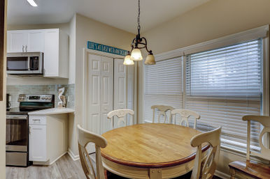 Oceanbreeze: 2BR Villa, Short Walk to Beach, Coligny & Pool image 26