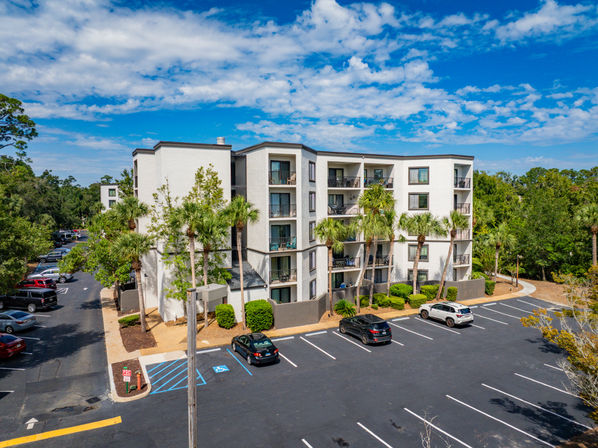 Oceanwalk: Bright Coastal Retreat Villa Near Coligny & Beach image 1