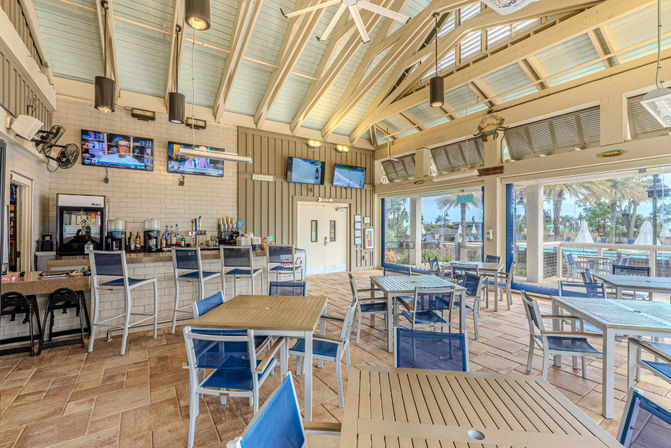 Oceanbreeze: 2BR Villa, Short Walk to Beach, Coligny & Pool image 5