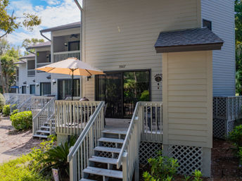 Treetops Coastal Paradise: 2BR Villa Near Coligny & Beach image 19