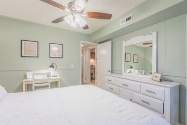 Sandy Toes at The Sands, Walk to Coligny Beach image 15