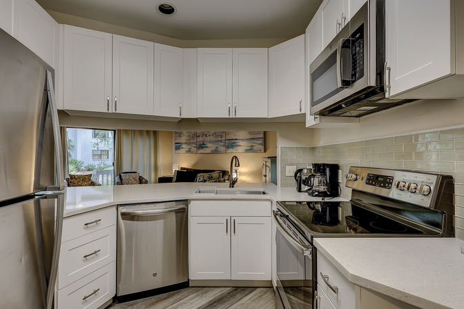 Oceanbreeze: 2BR Villa, Short Walk to Beach, Coligny & Pool image 17