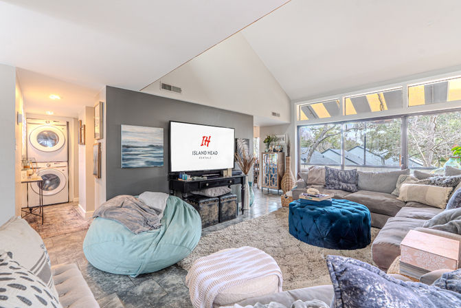 Treetops Getaway: 3BR Townhome Near Coligny Beach & Pool image 13