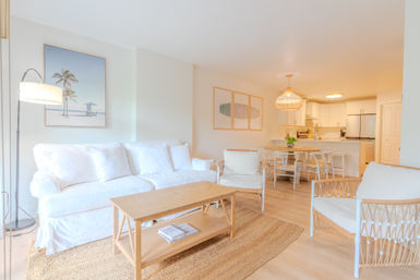 Oceanwalk: Bright Coastal Retreat Villa Near Coligny & Beach image 5