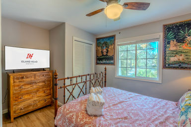 Periwinkle Pointe: 6BR near Beach with a Private Pool & Fenced In Yard image 28