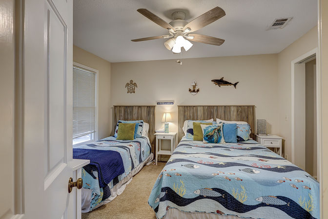 Oceanbreeze: 2BR Villa, Short Walk to Beach, Coligny & Pool image 15