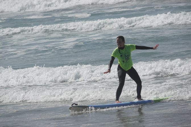 Group Surf Lesson in Pacific Beach image 7