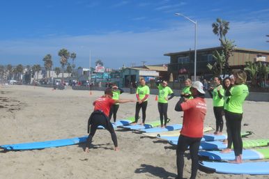 Group Surf Lesson in Pacific Beach image 18