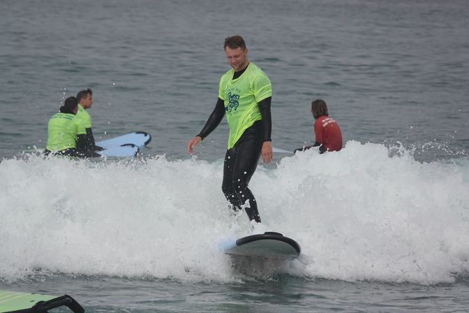 Group Surf Lesson in Pacific Beach image 16
