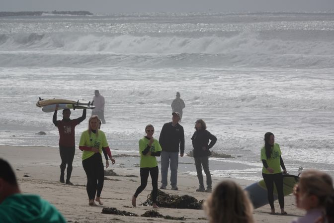 Group Surf Lesson in Pacific Beach image 10