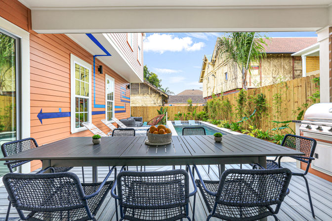 Private Paradise: Contemporary Art, Tiki Bar, Private Heated Pool & Hot Tub  image 51