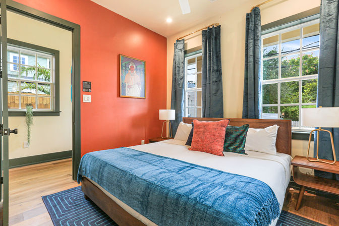 Private Paradise: Contemporary Art, Tiki Bar, Private Heated Pool & Hot Tub  image 5