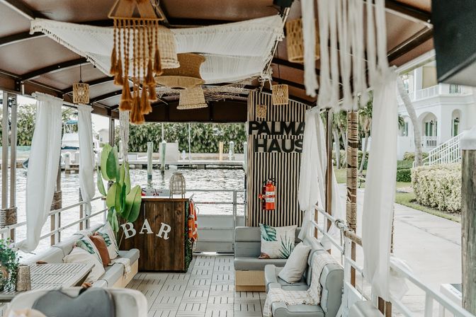 PALMAHAUS Palm Beach's Floating Lounge! Accommodation for up to 20 guests! image 1
