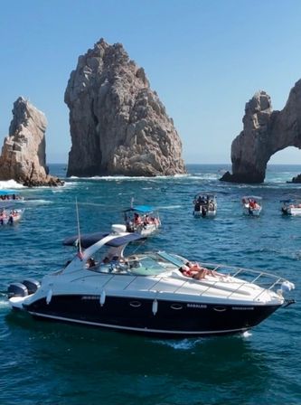 Private Party Yacht Cabo Babaloo image 23