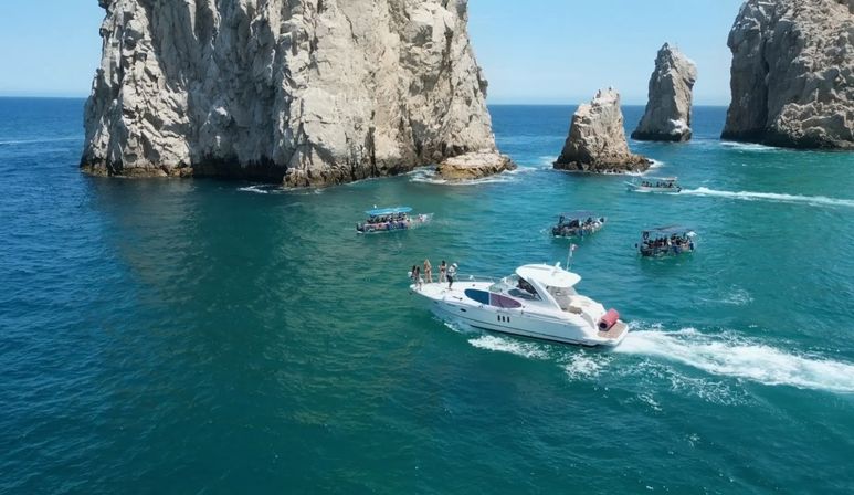Luxury Private Yacht Cabo Blue Crew image 25
